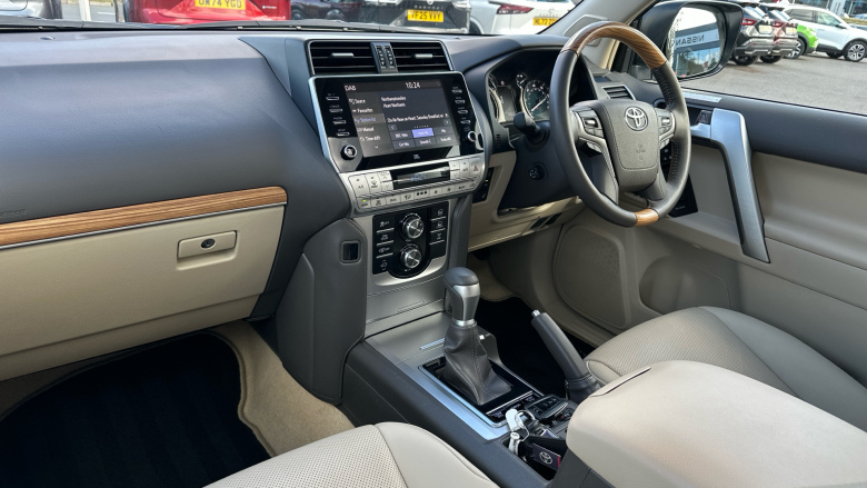 Toyota Land Cruiser 2.8 D-4D 204 Invincible 5dr Auto 7 Seats Diesel Station Wagon